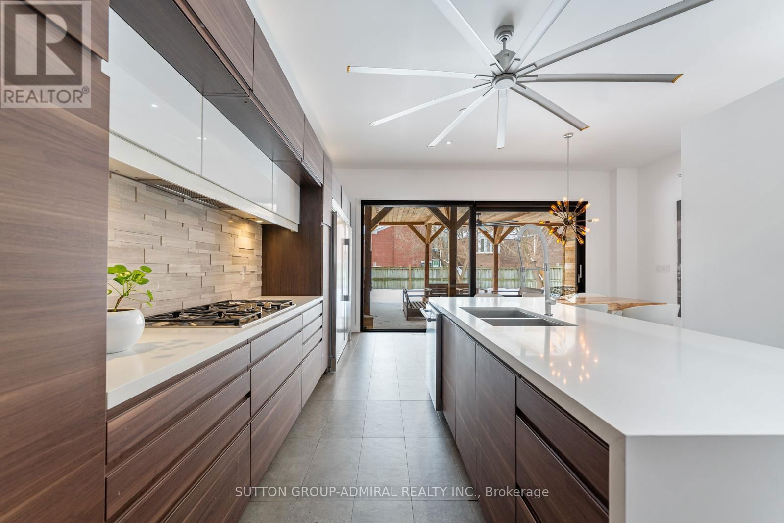 22 GEORGE STREET Image 10