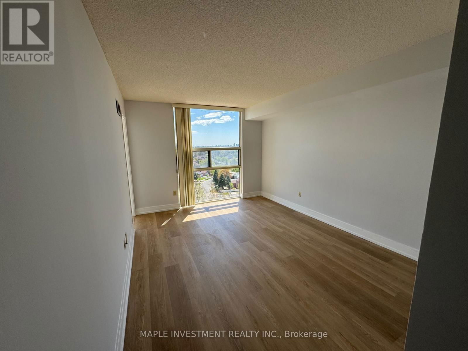 1006 - 40 HARDING BOULEVARD WEST Image 9