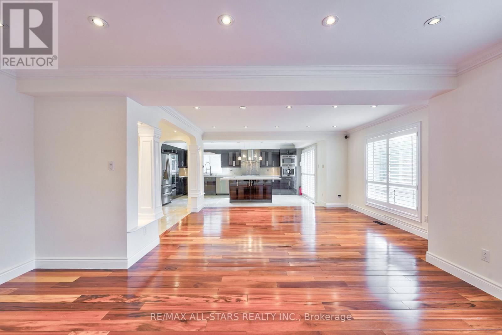 2227 RODICK ROAD Image 11