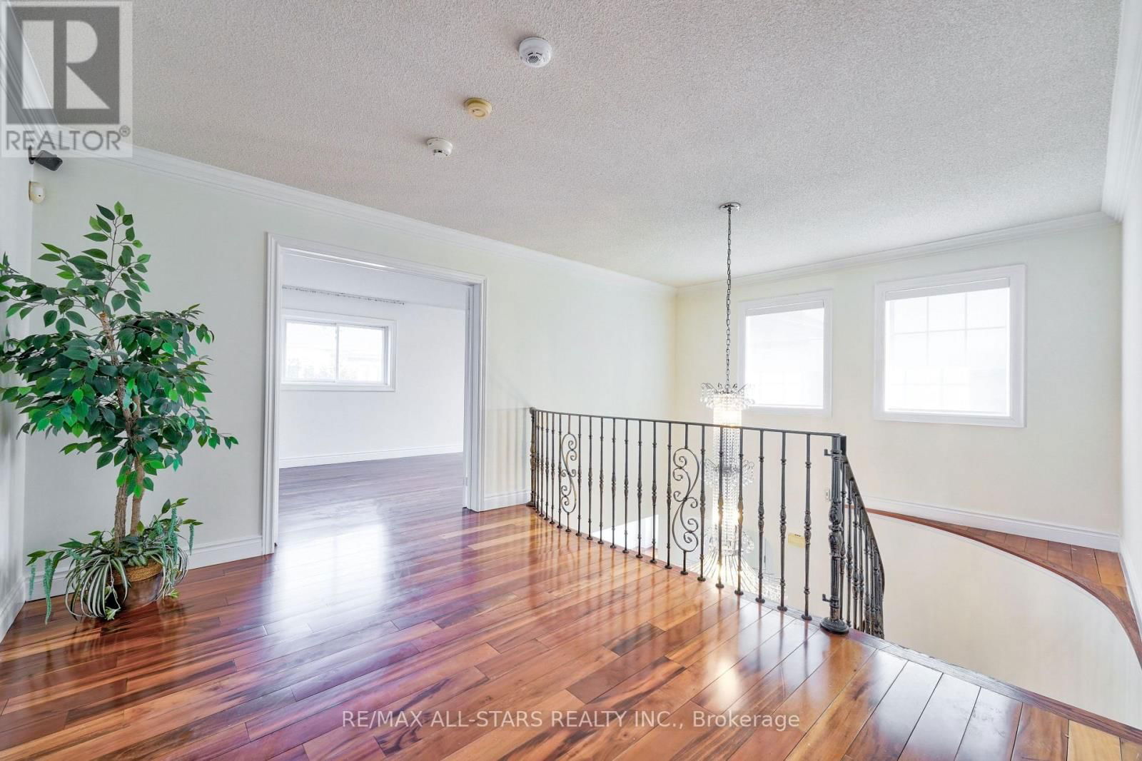 2227 RODICK ROAD Image 17