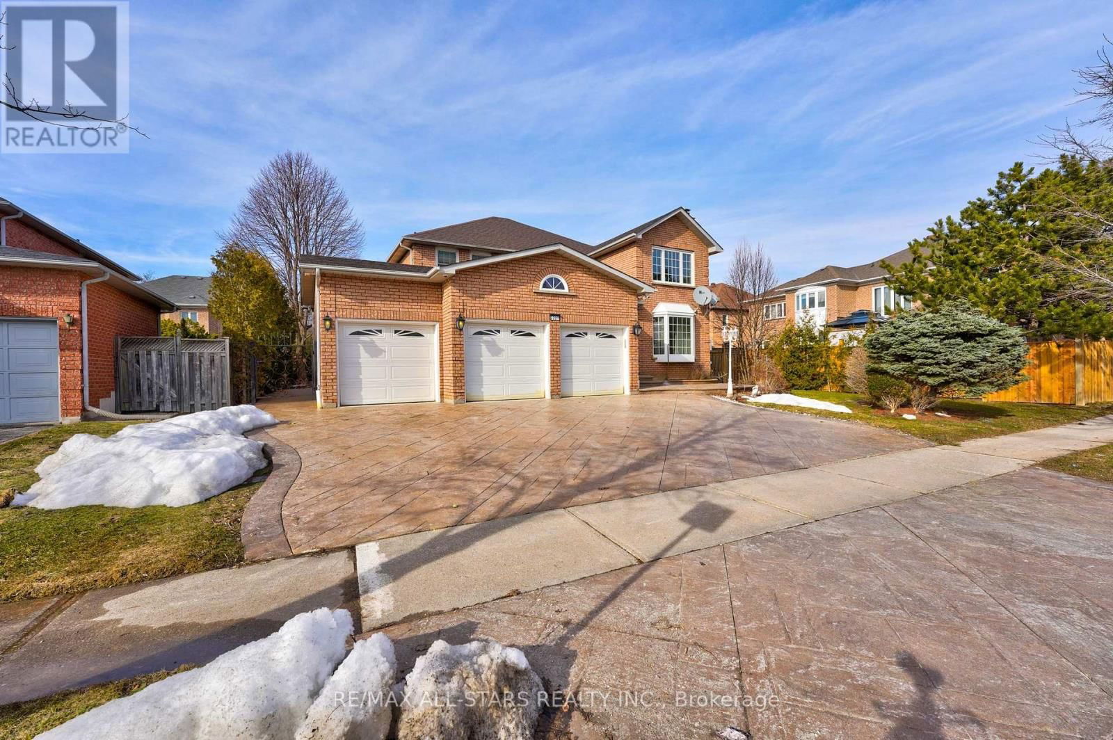 2227 RODICK ROAD Image 2