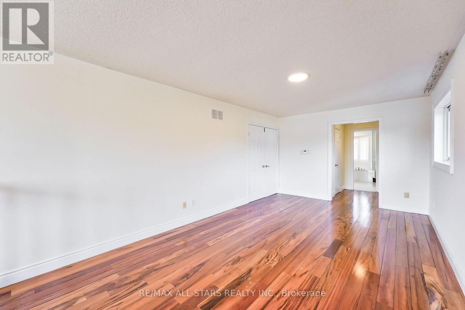 2227 RODICK ROAD Image 20