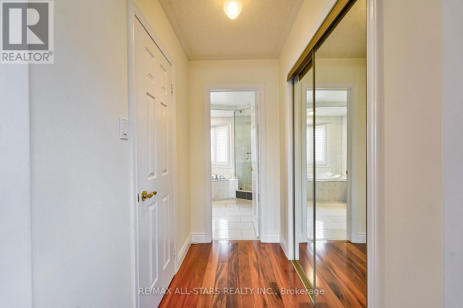 2227 RODICK ROAD Image 21