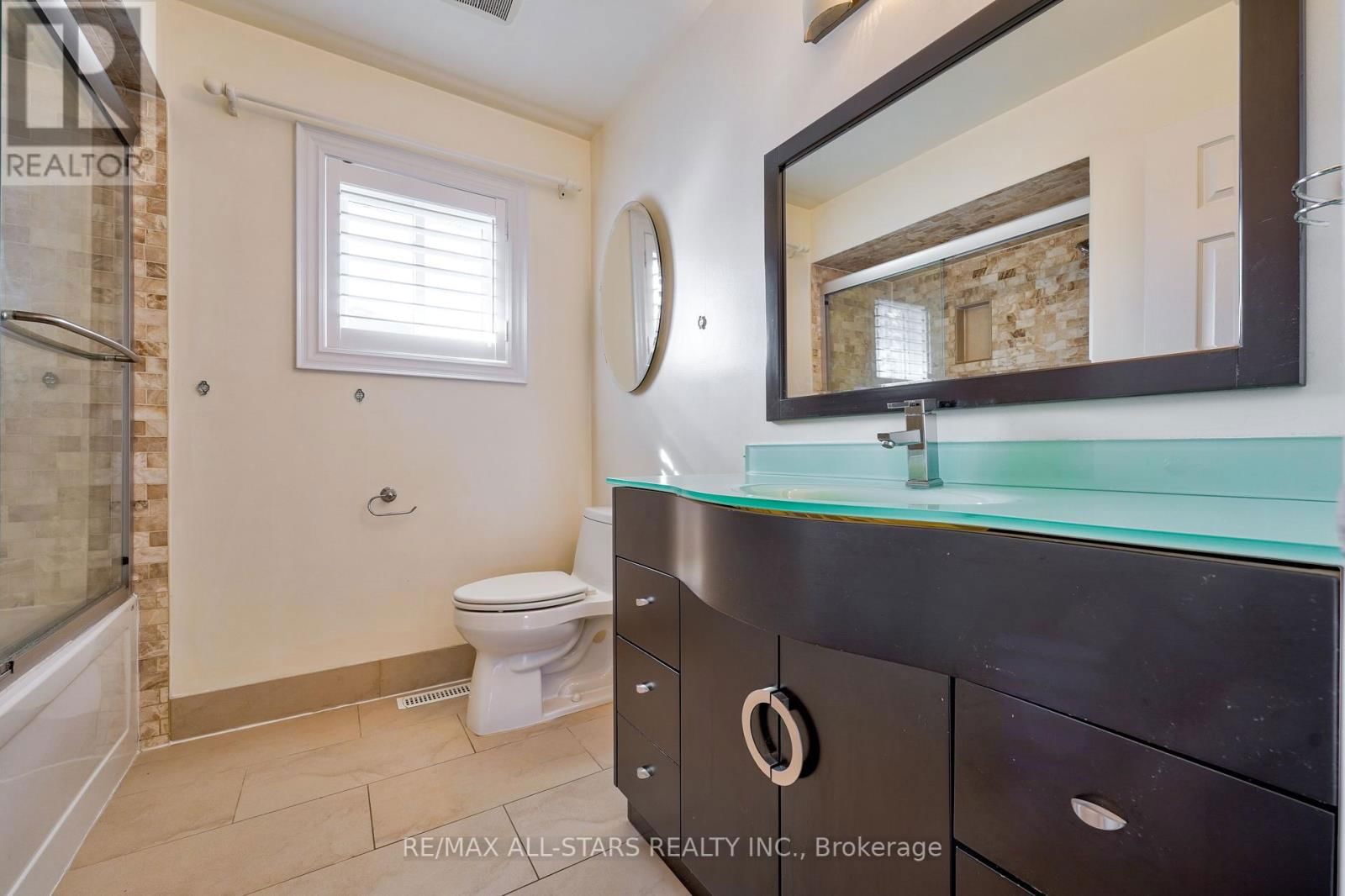 2227 RODICK ROAD Image 27
