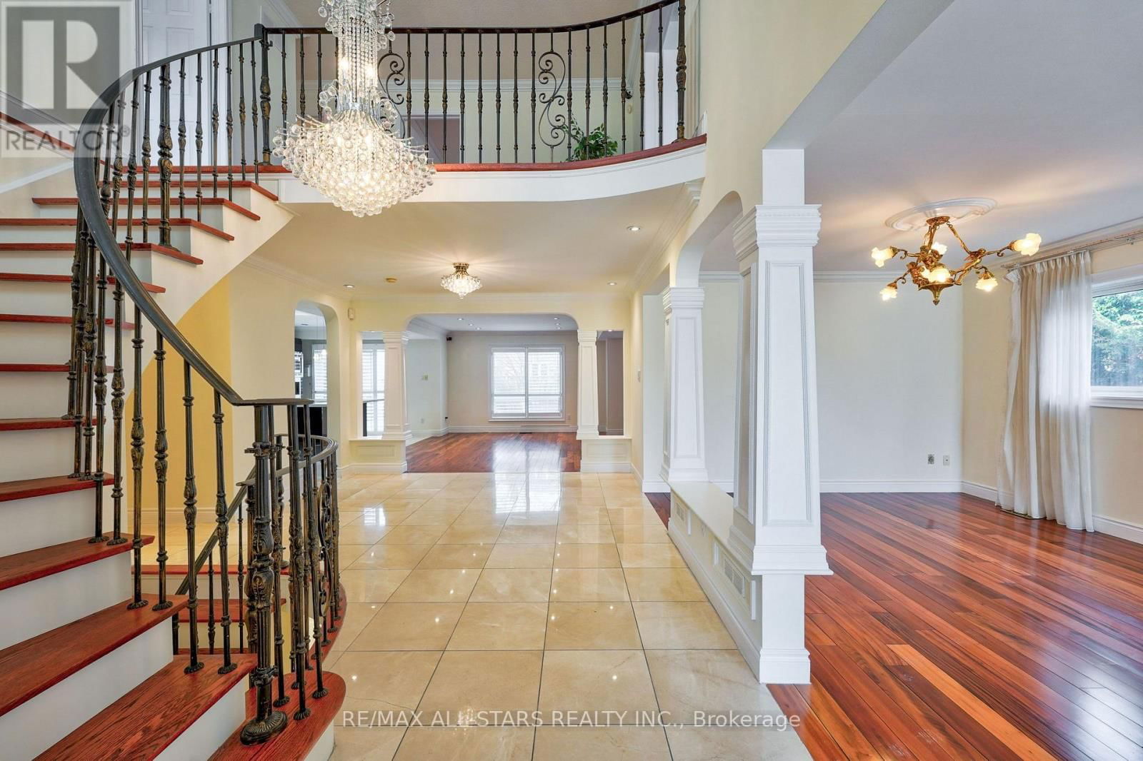 2227 RODICK ROAD Image 3