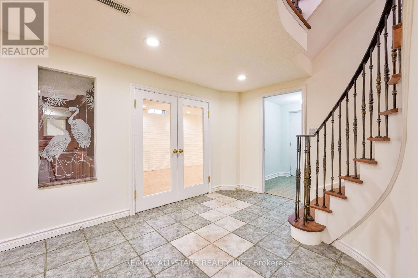 2227 RODICK ROAD Image 30
