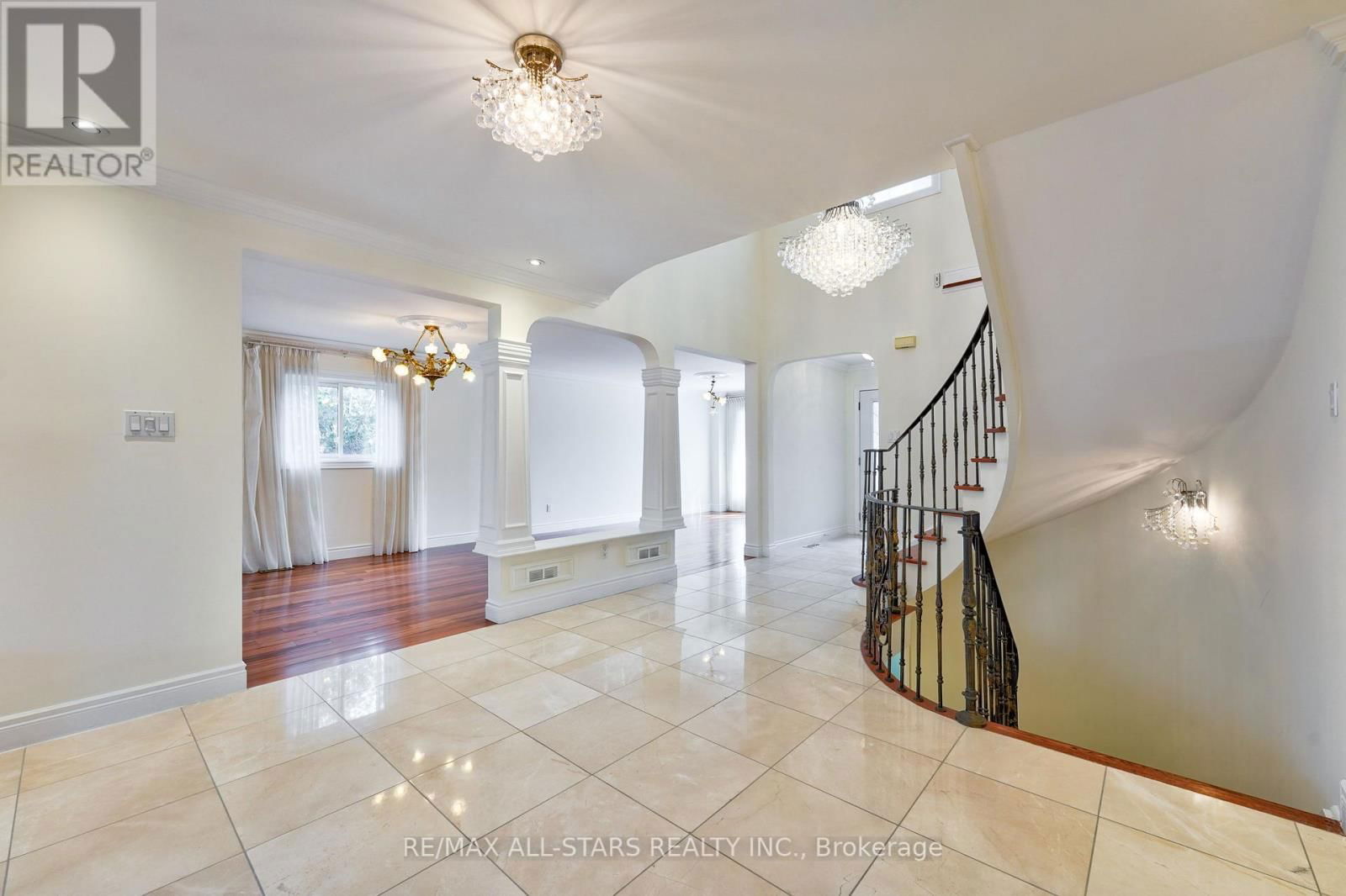 2227 RODICK ROAD Image 4