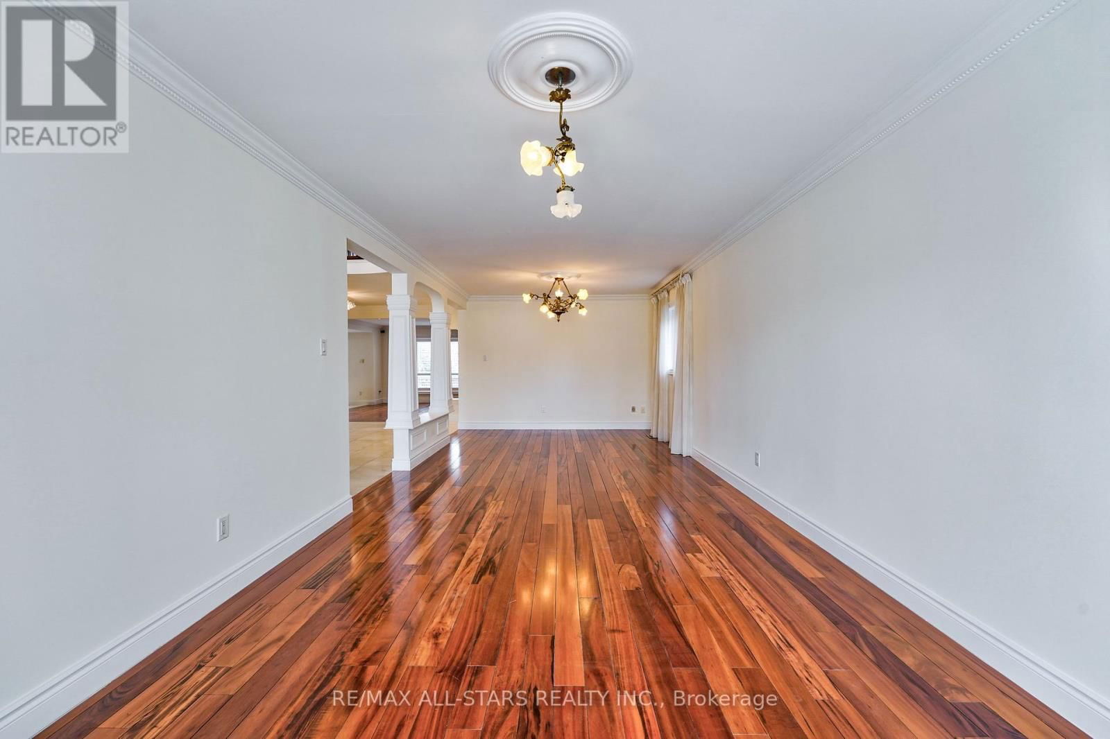 2227 RODICK ROAD Image 8