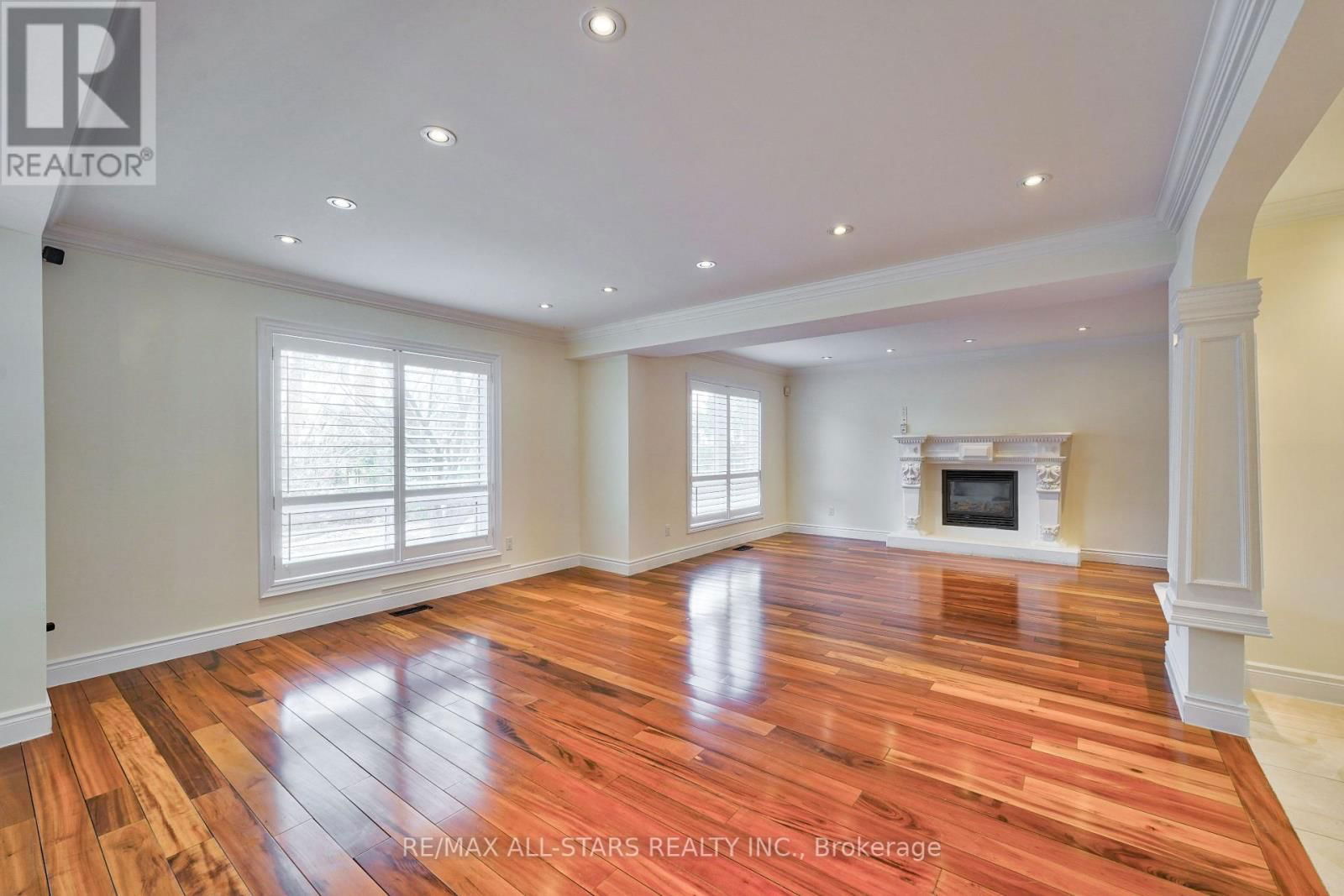 2227 RODICK ROAD Image 9