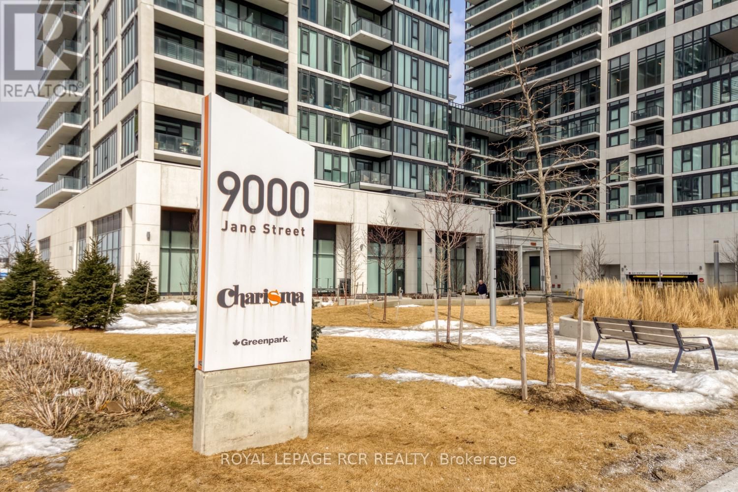 425 - 9000 JANE STREET Image 1