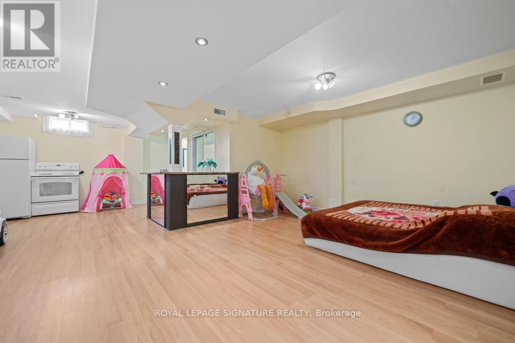 60 HARTFORD CRESCENT Image 17