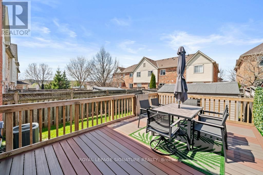 60 HARTFORD CRESCENT Image 21