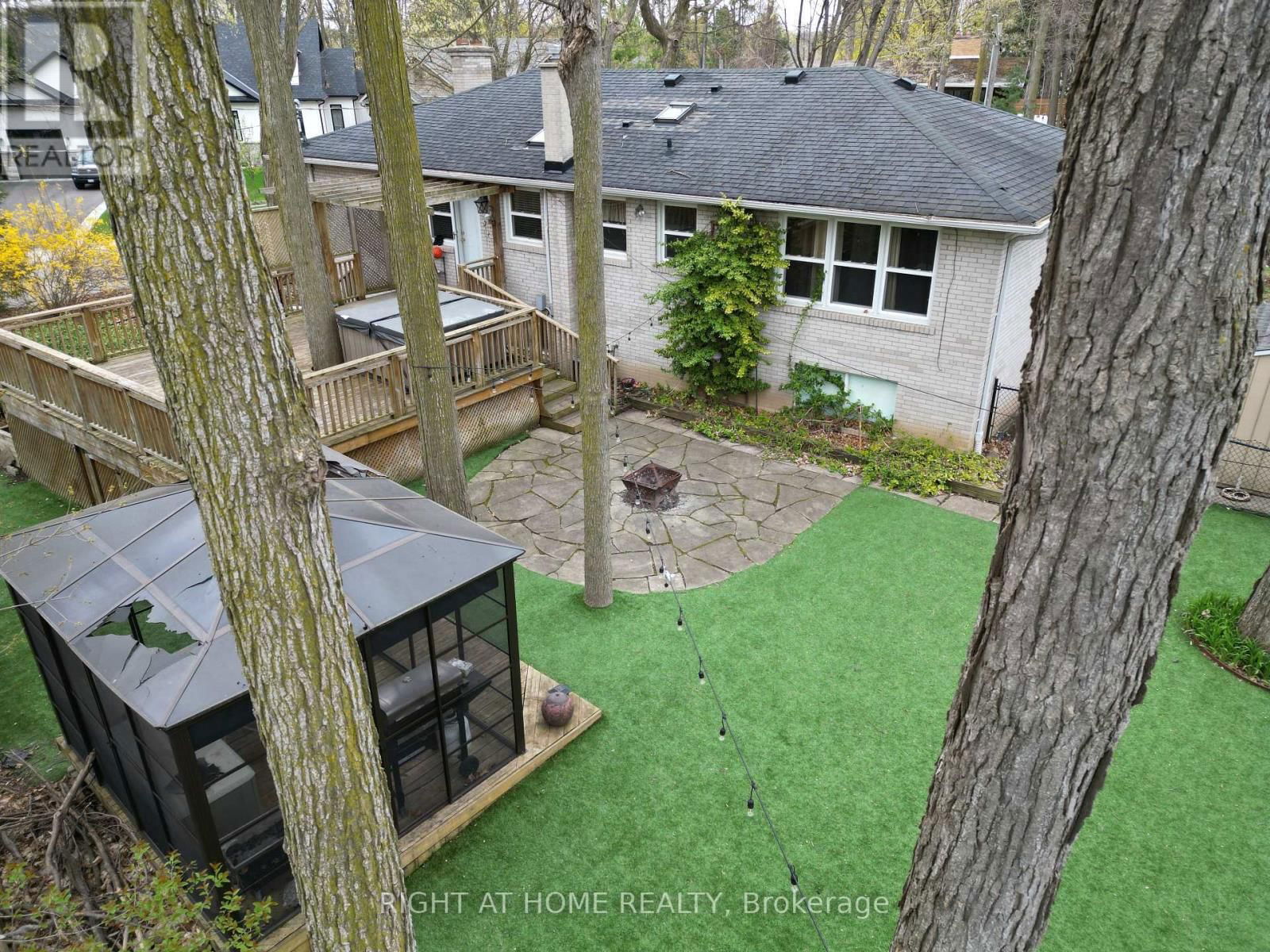 190 BEECHWOOD CRESCENT Image 19