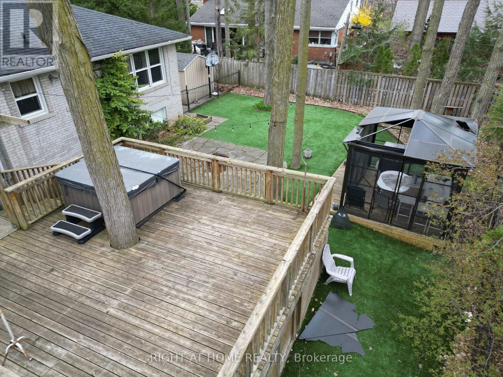 190 BEECHWOOD CRESCENT Image 21