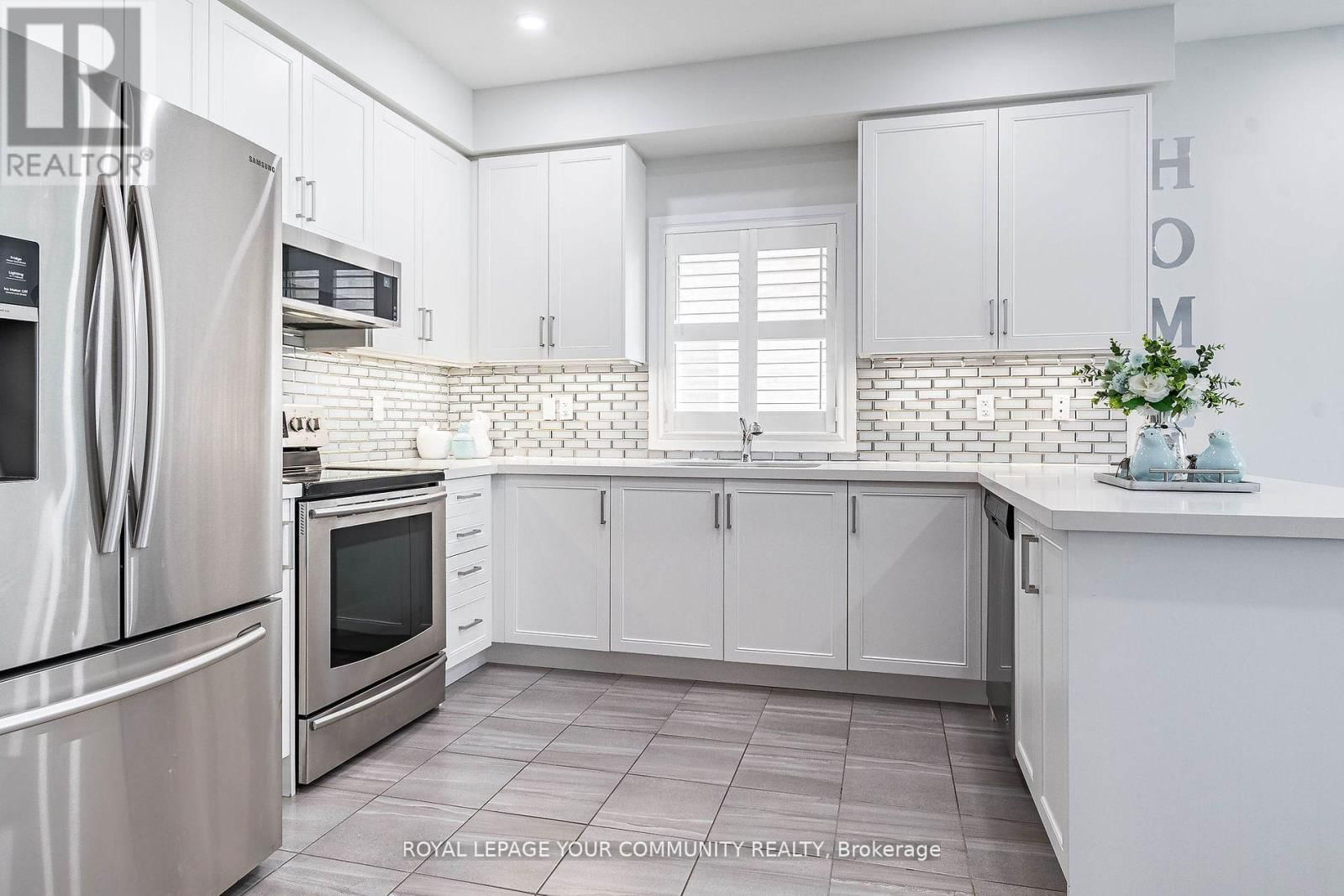 259 CHELSEA CRESCENT Image 13