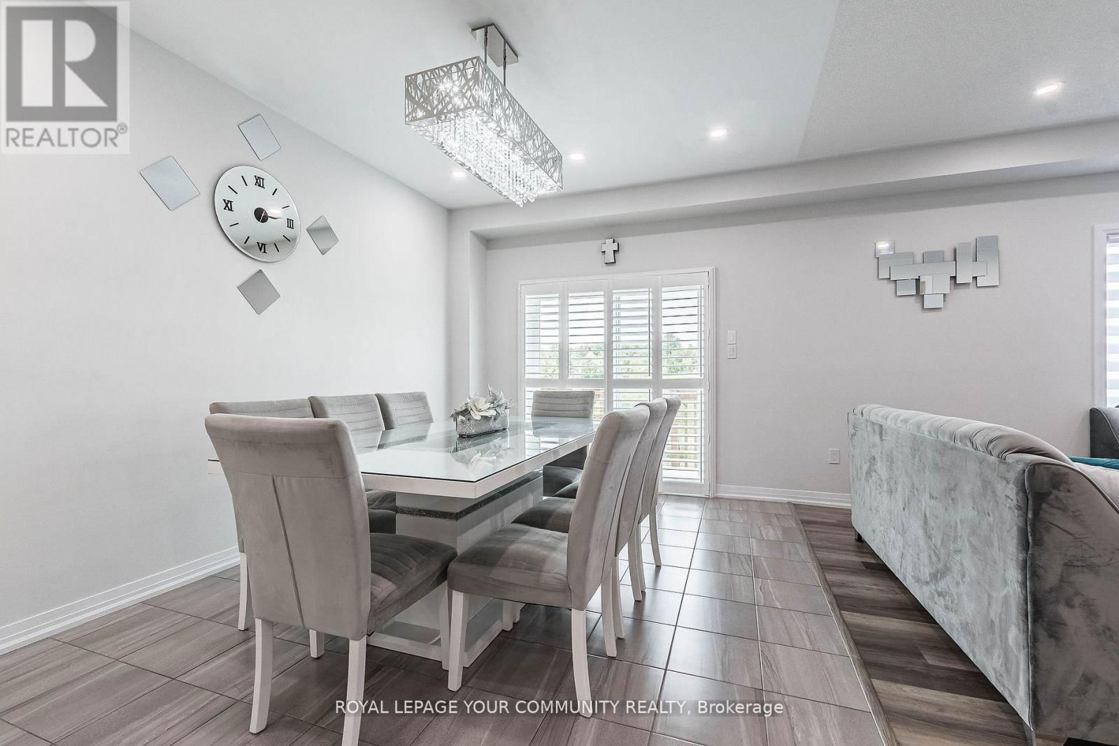 259 CHELSEA CRESCENT Image 15