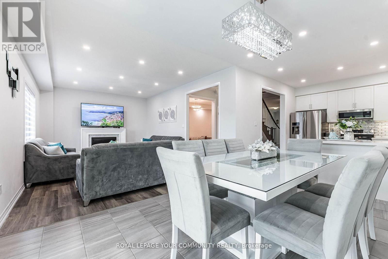 259 CHELSEA CRESCENT Image 16