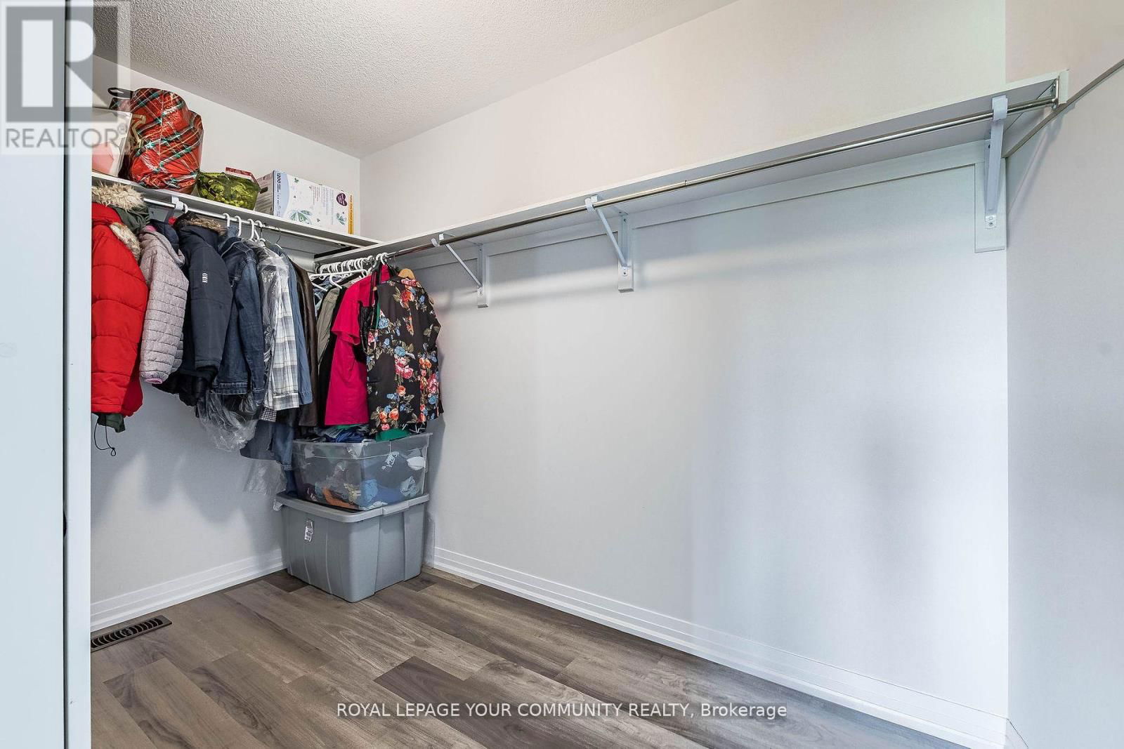 259 CHELSEA CRESCENT Image 26