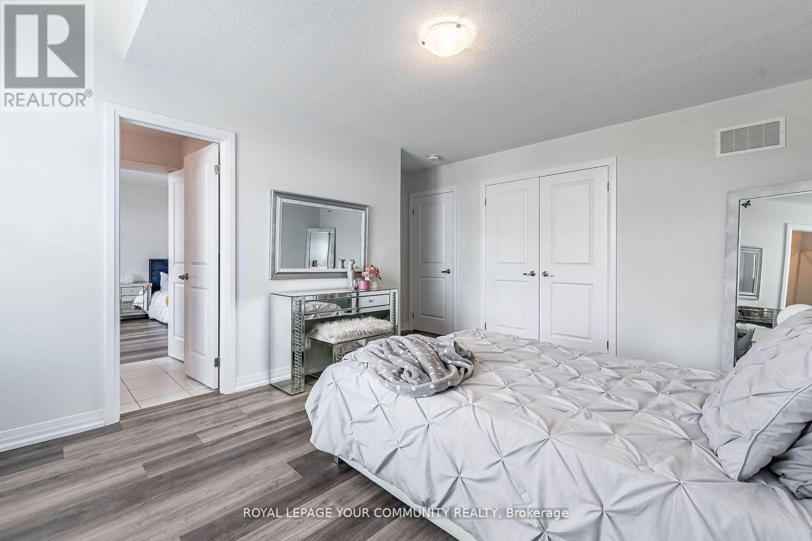 259 CHELSEA CRESCENT Image 28
