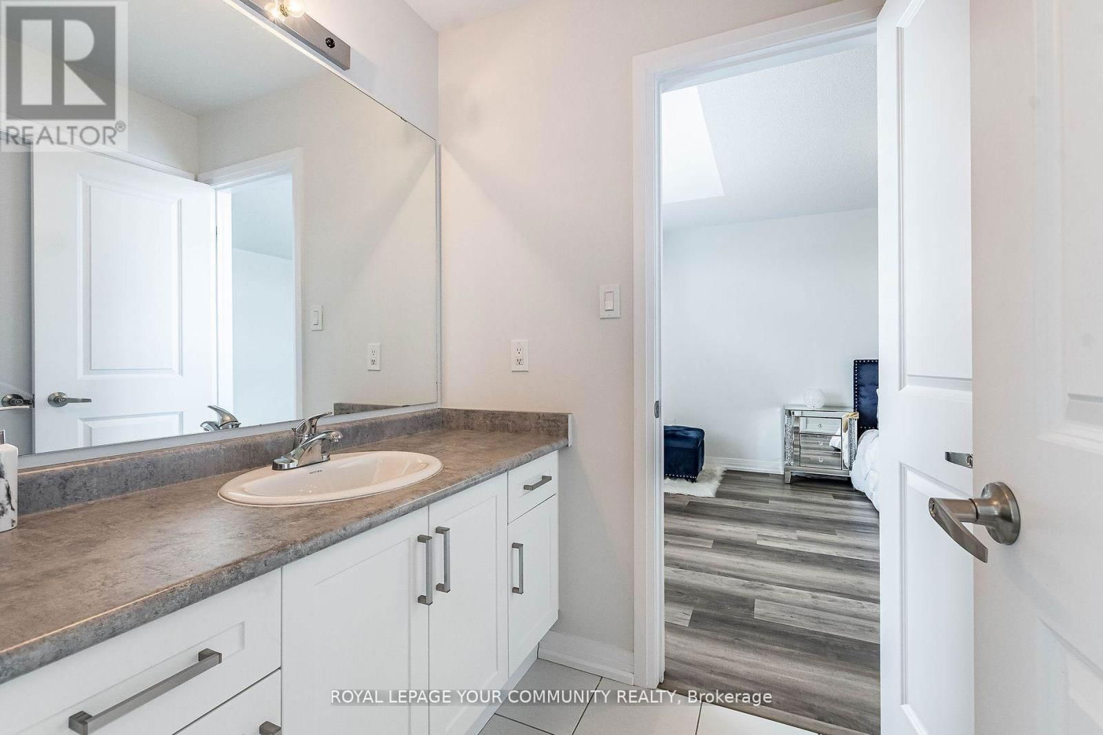 259 CHELSEA CRESCENT Image 29