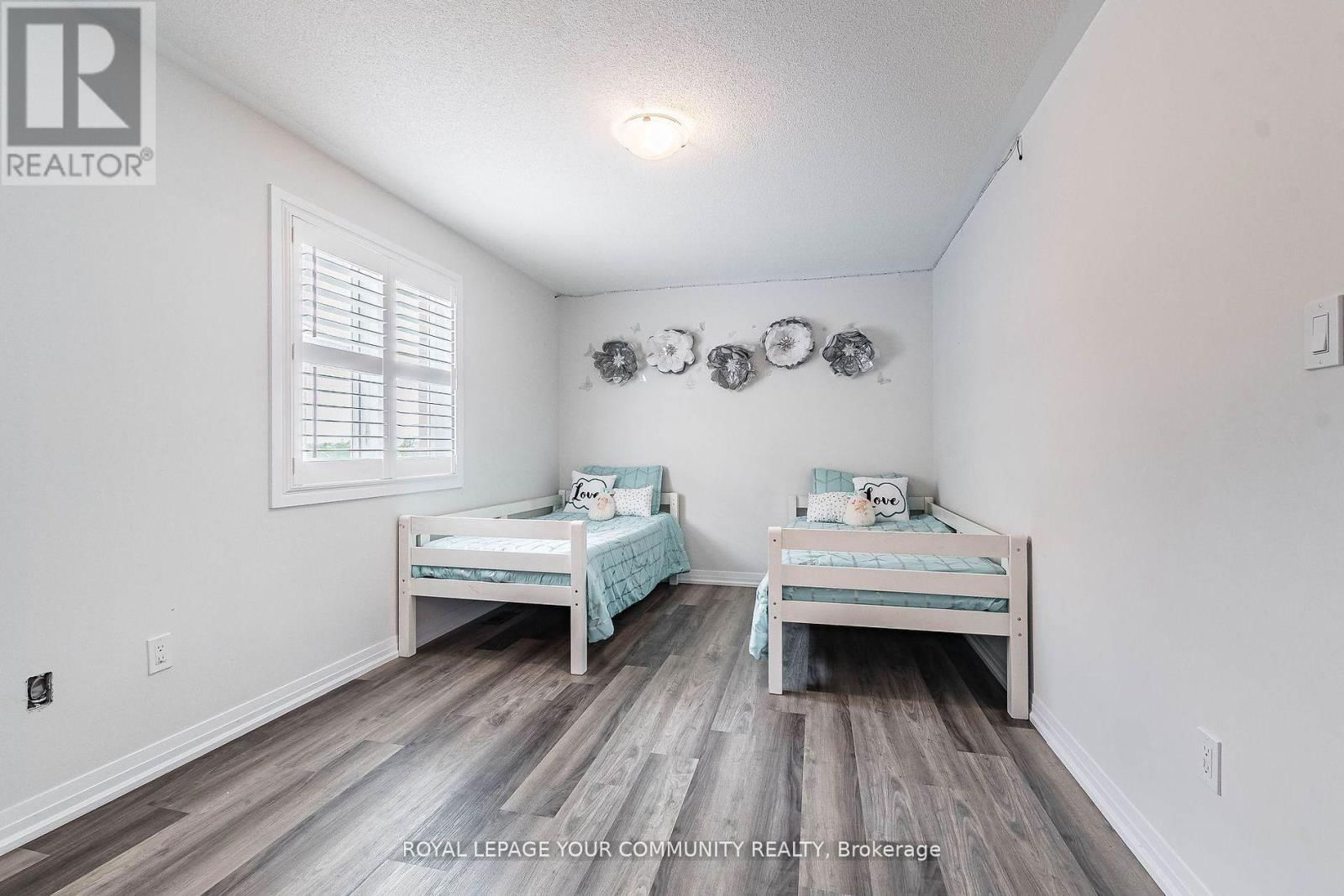 259 CHELSEA CRESCENT Image 34
