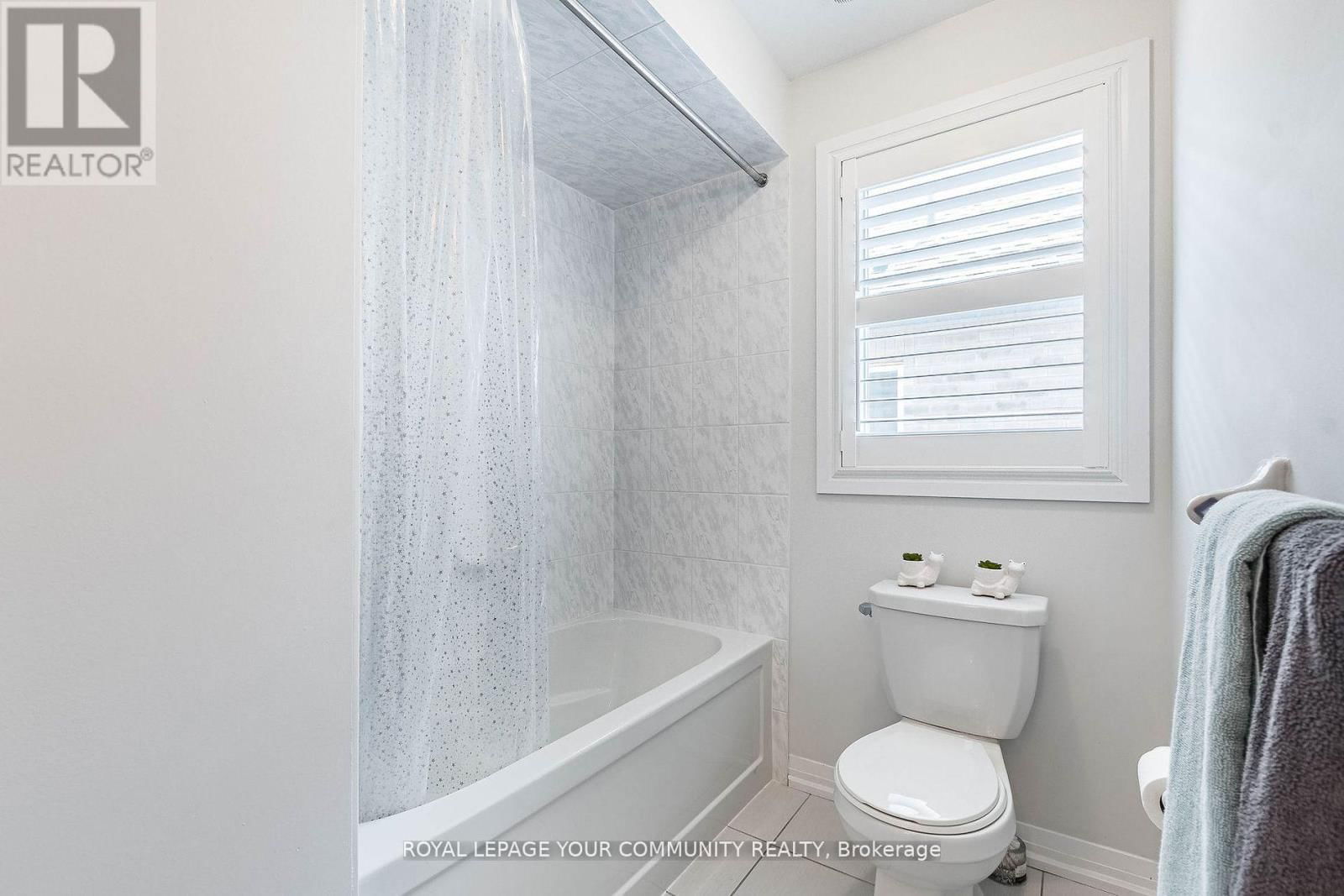 259 CHELSEA CRESCENT Image 36