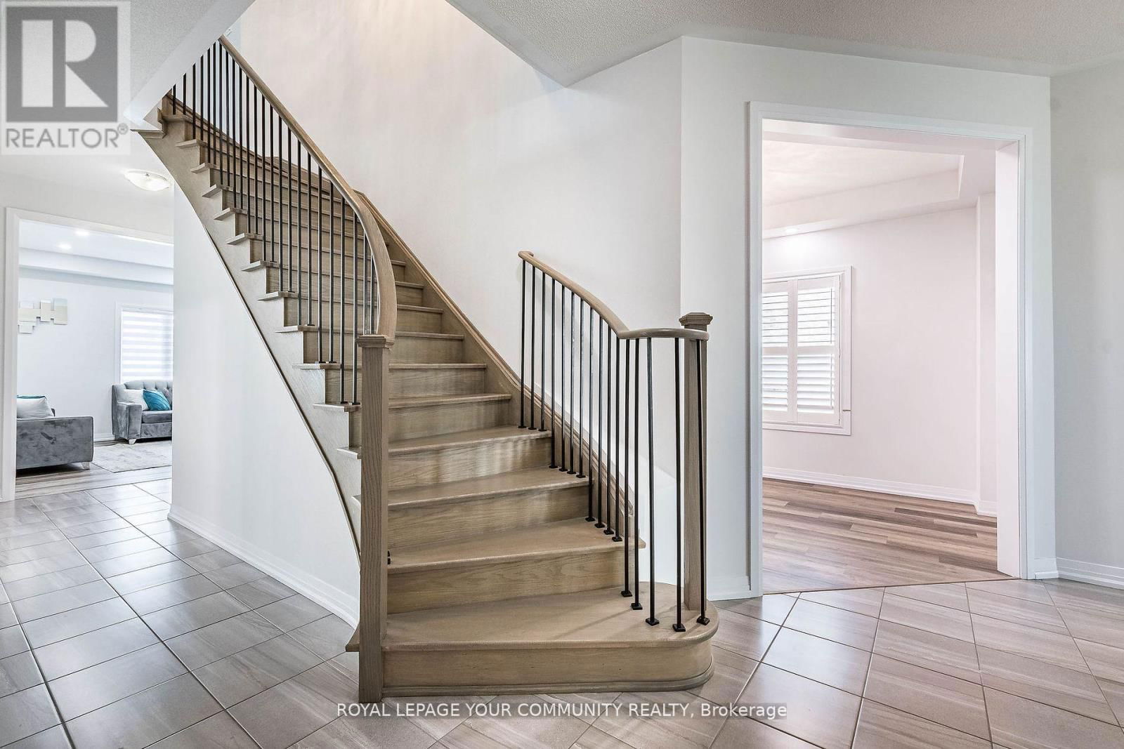 259 CHELSEA CRESCENT Image 9
