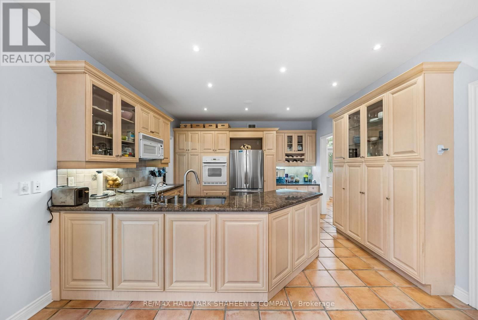 4 MAPLEHYRN AVENUE Image 24