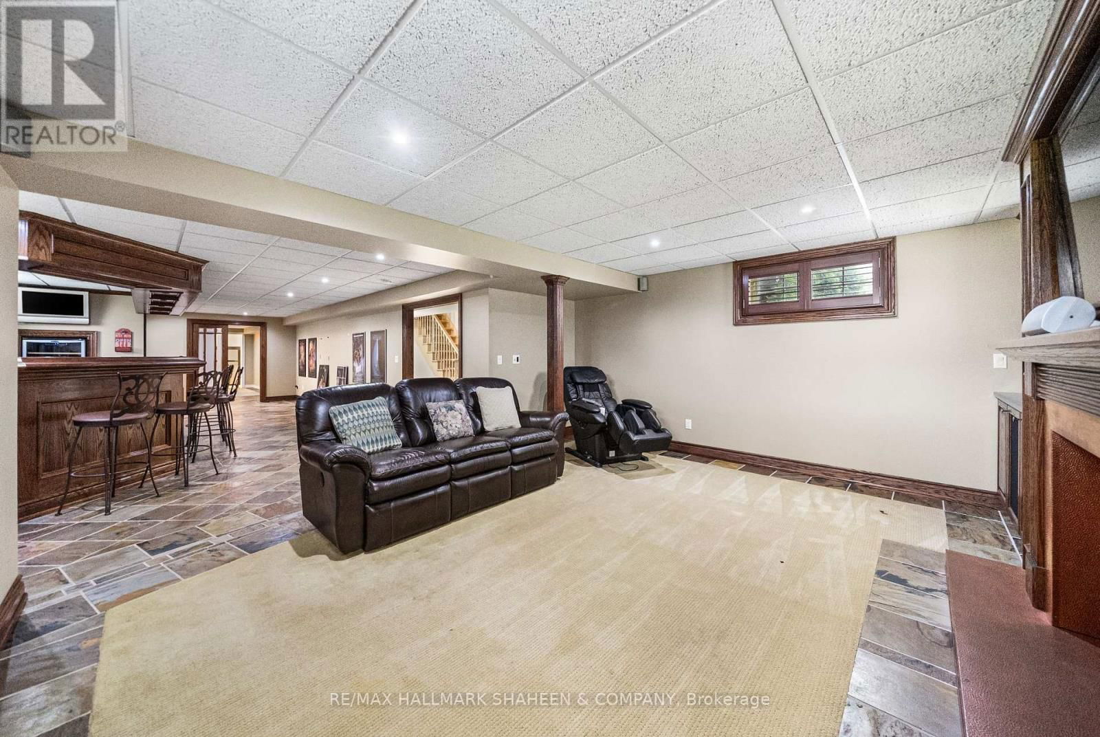 4 MAPLEHYRN AVENUE Image 37
