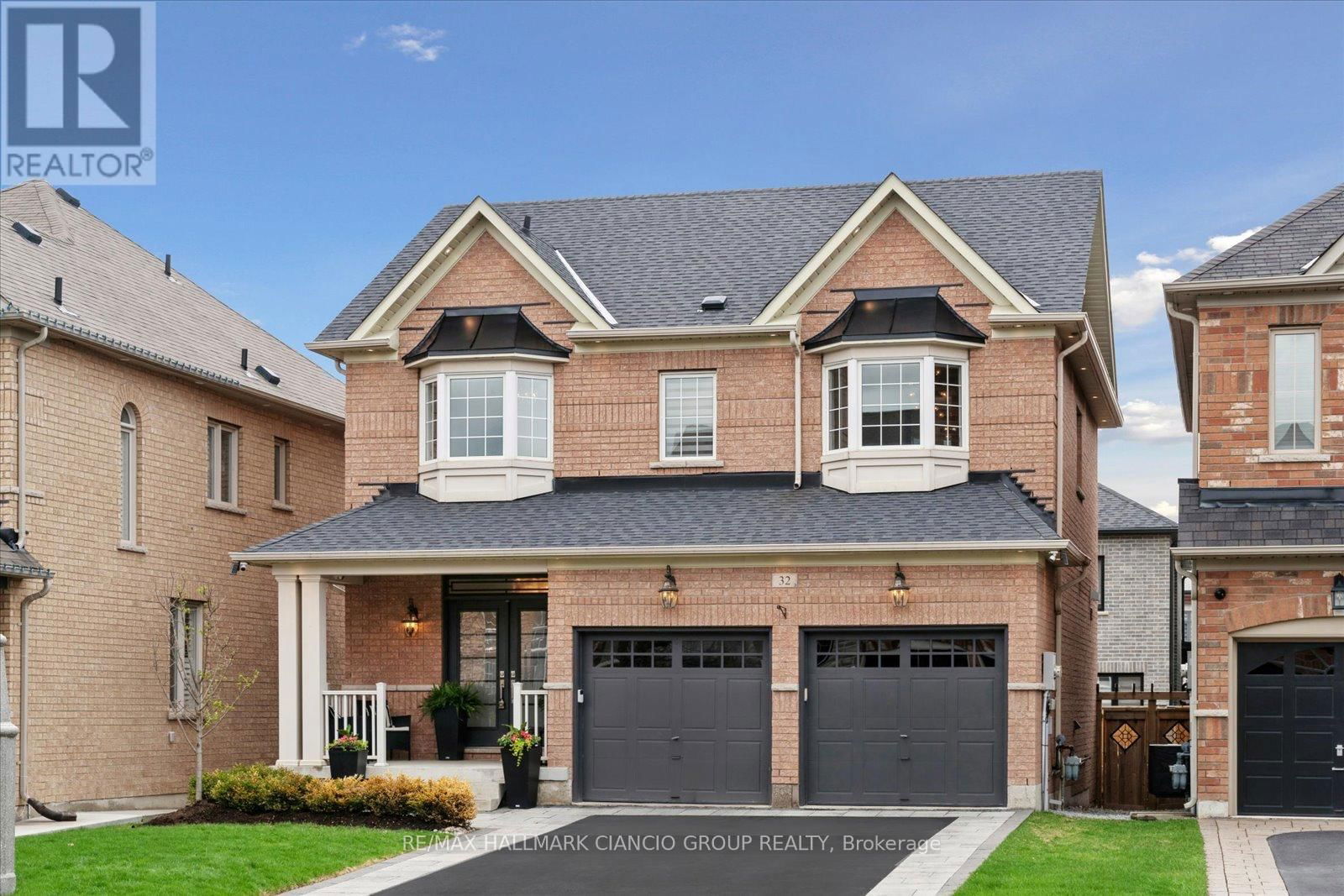 32 MAPLEBANK CRESCENT Image 1