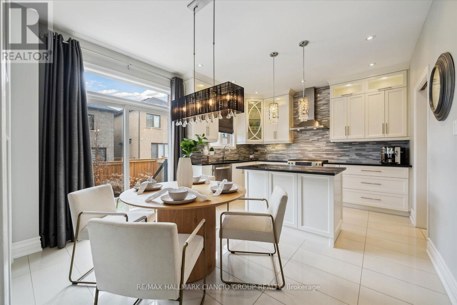 32 MAPLEBANK CRESCENT Image 11