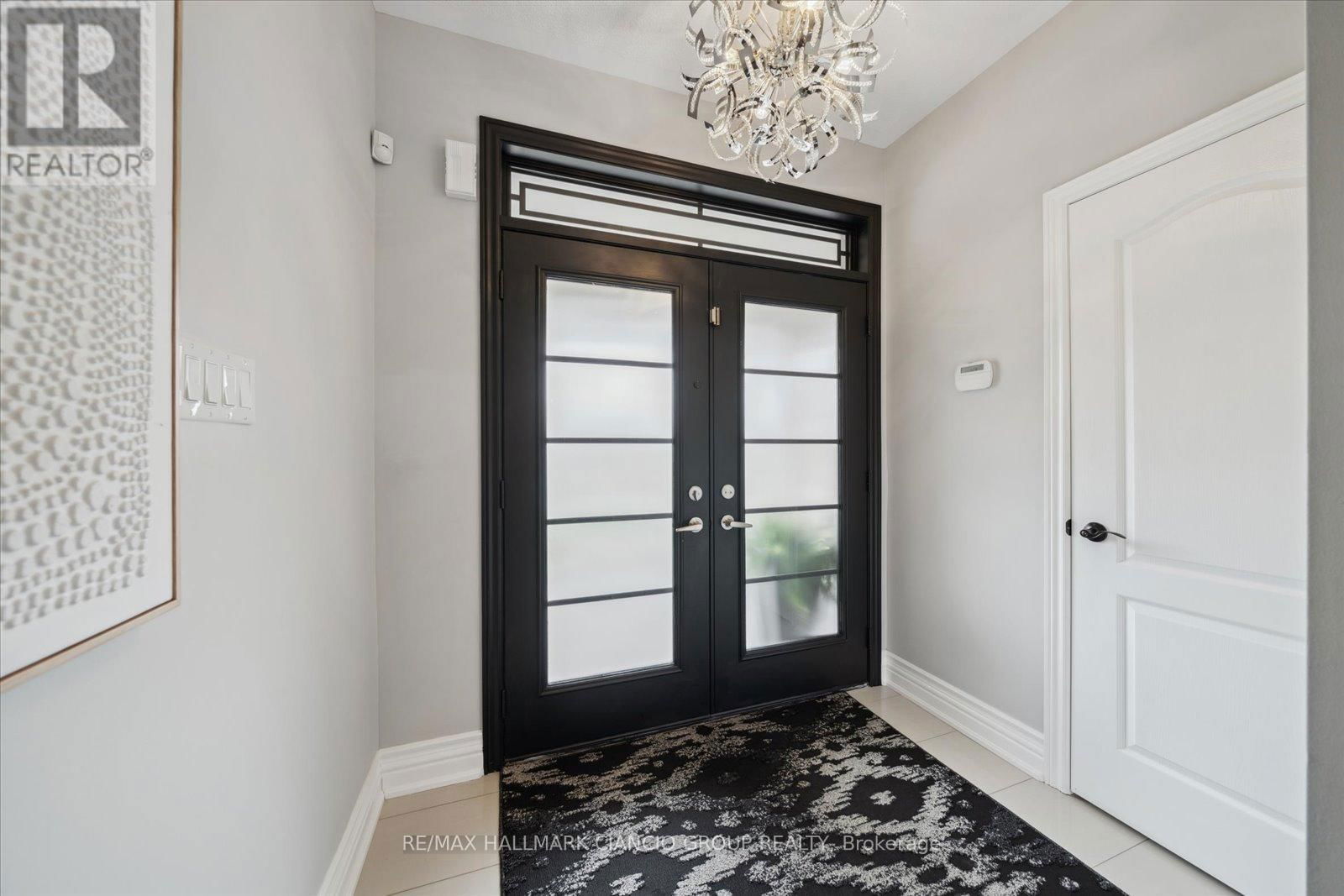 32 MAPLEBANK CRESCENT Image 3