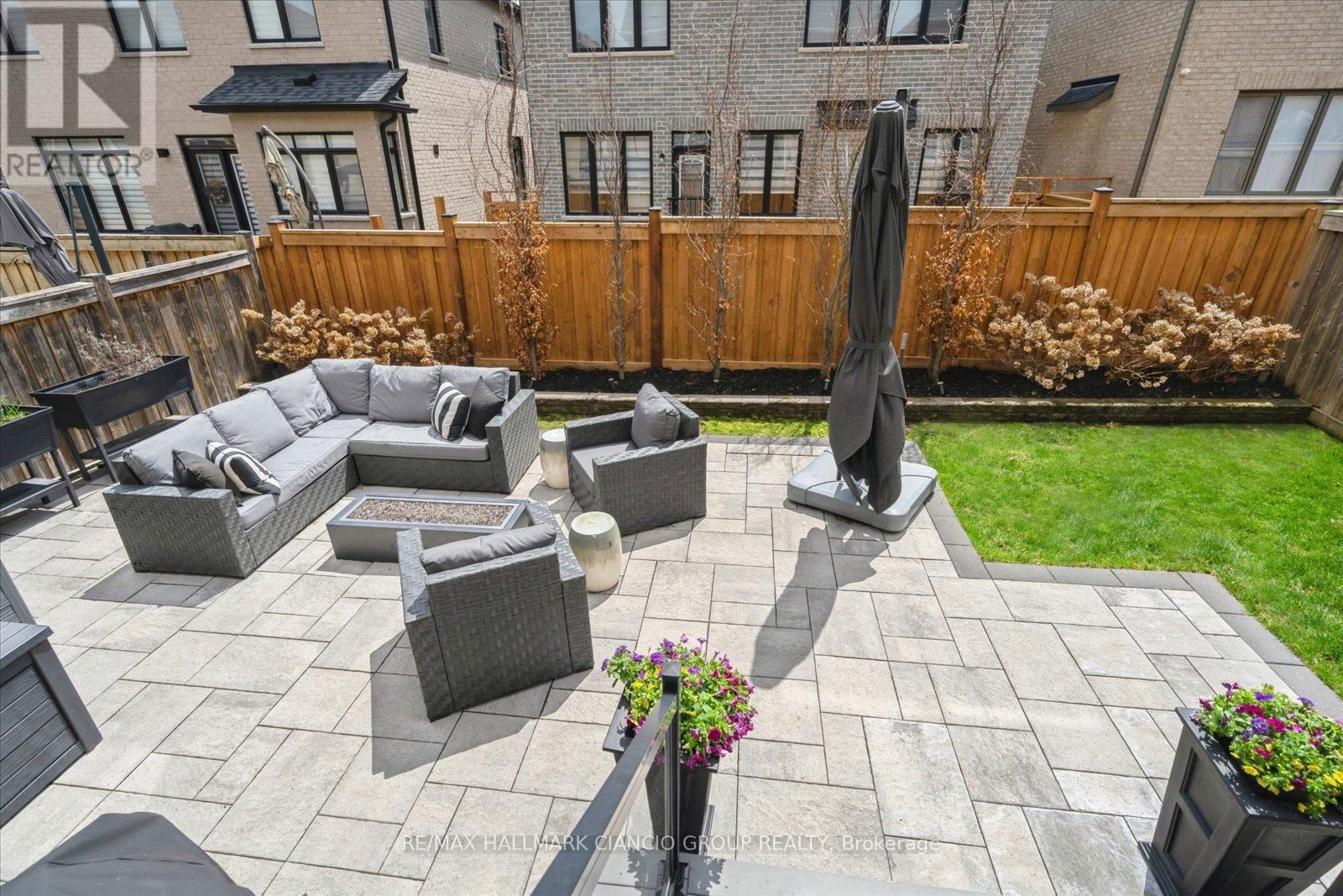 32 MAPLEBANK CRESCENT Image 37
