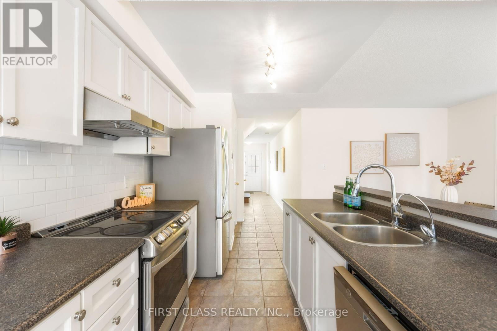 26 TARA CRESCENT Image 4