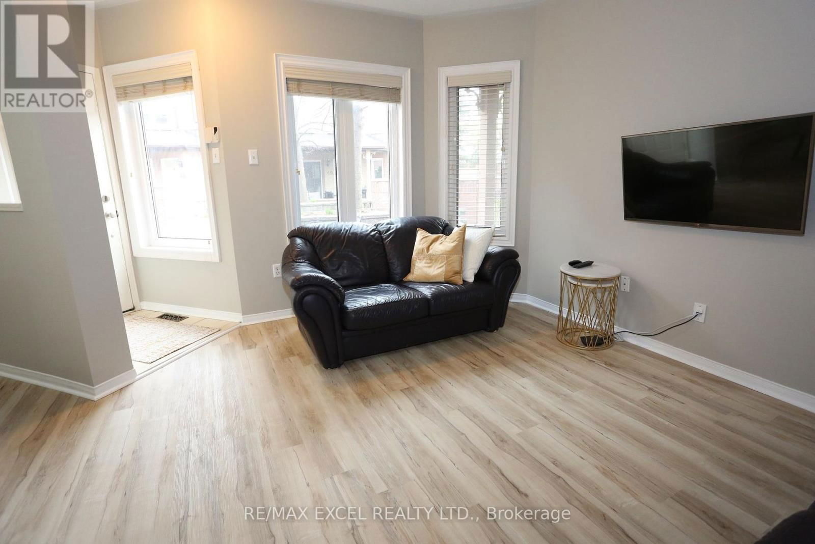 37 - 735 NEW WESTMINSTER DRIVE Image 8