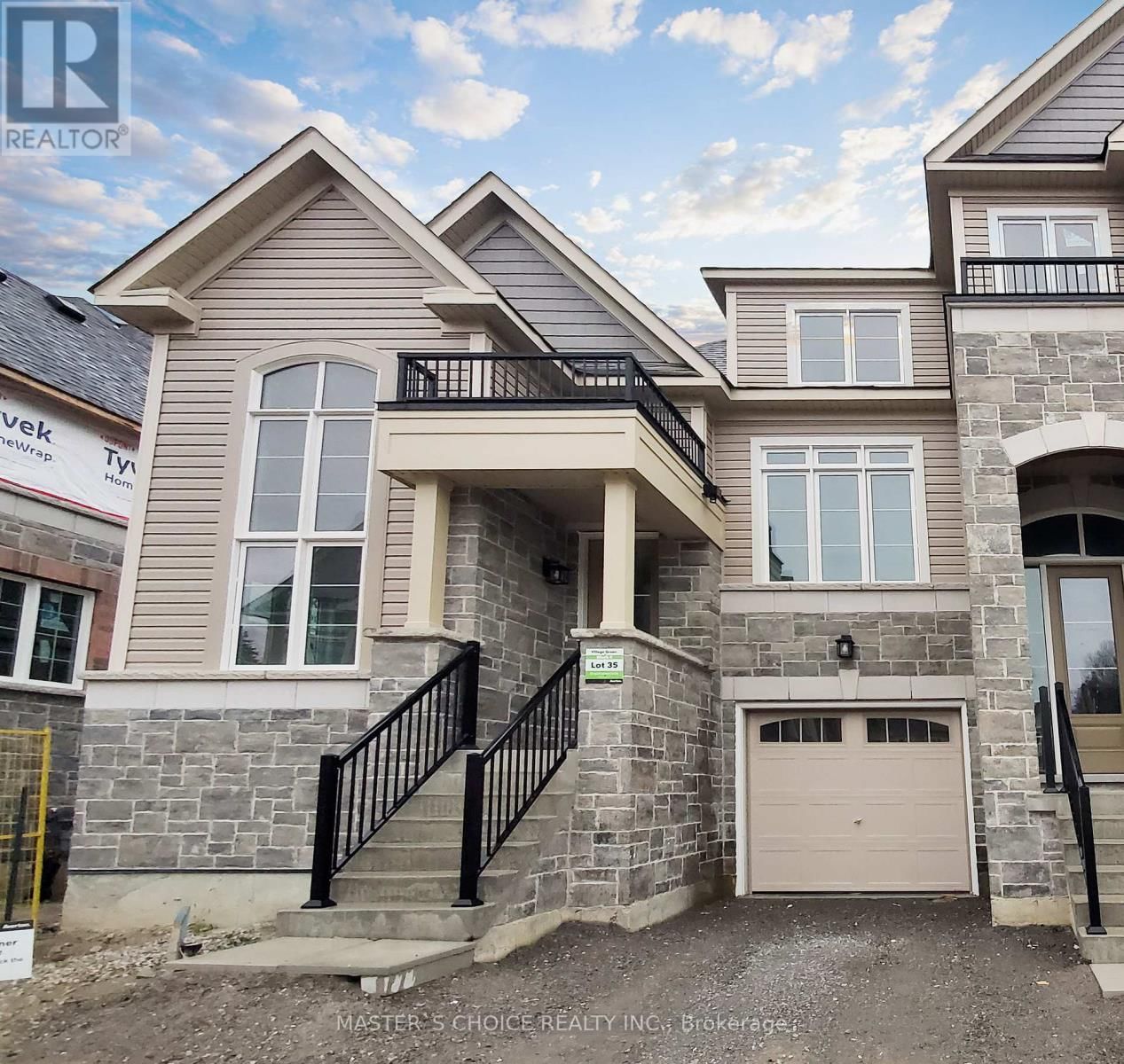92 LYALL STOKES CIRCLE Image 1