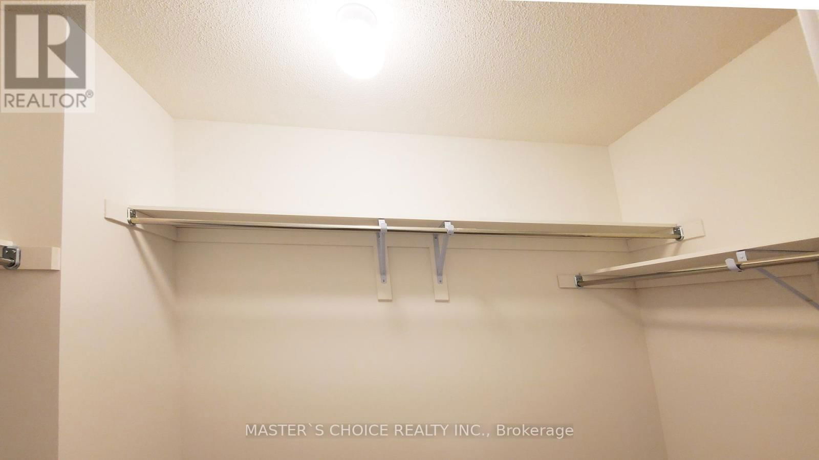 92 LYALL STOKES CIRCLE Image 32