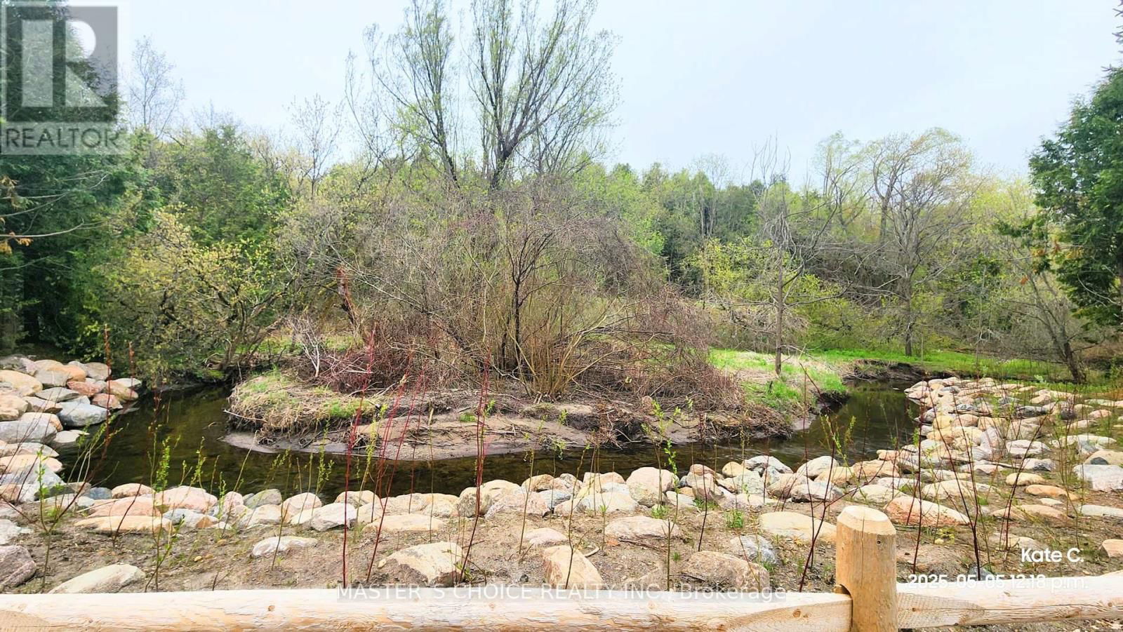 92 LYALL STOKES CIRCLE Image 38