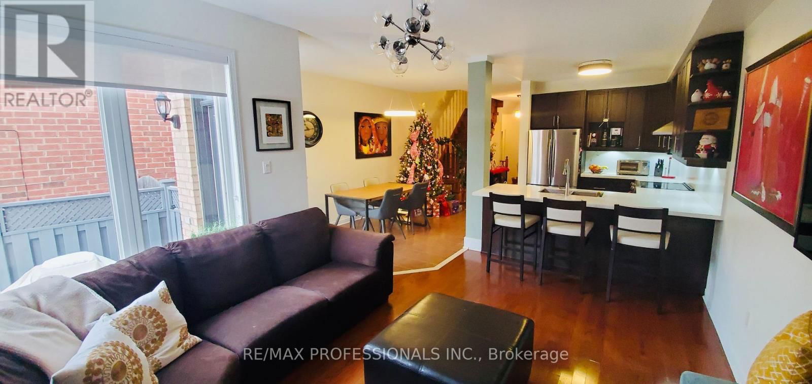 28 LARAMIE CRESCENT Image 3
