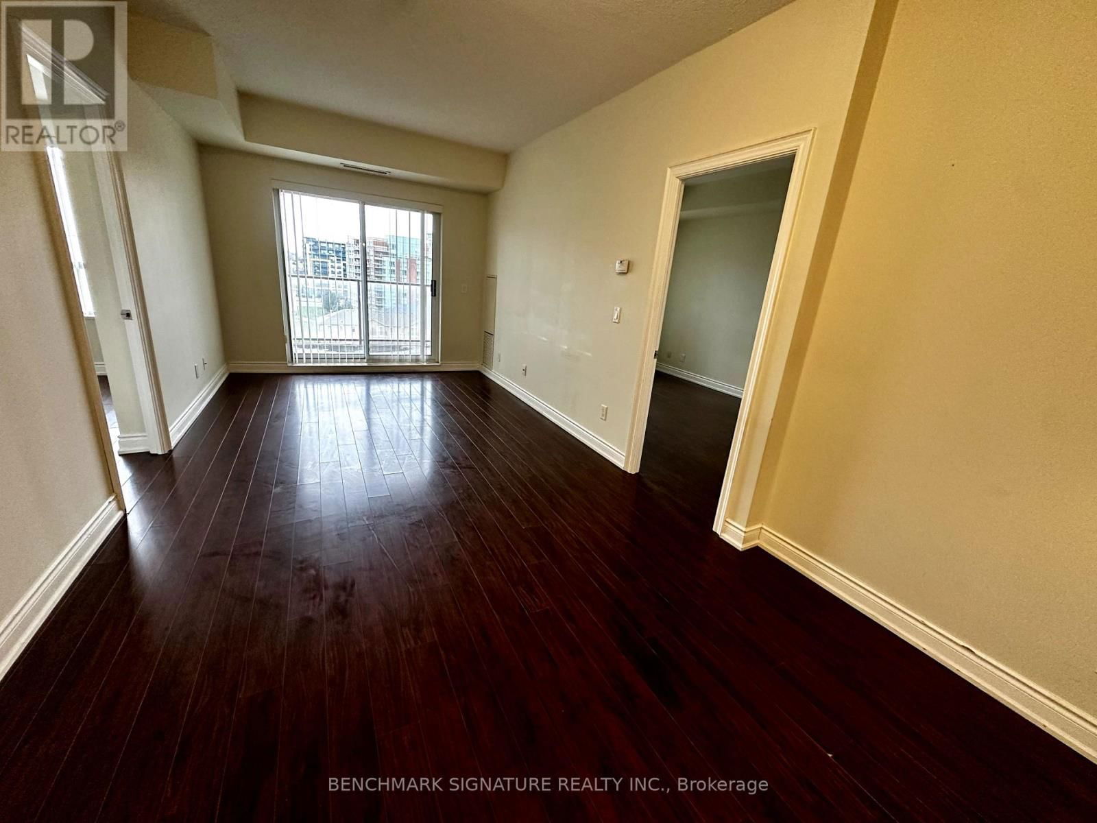 1118 - 37 GALLERIA PARKWAY Image 1