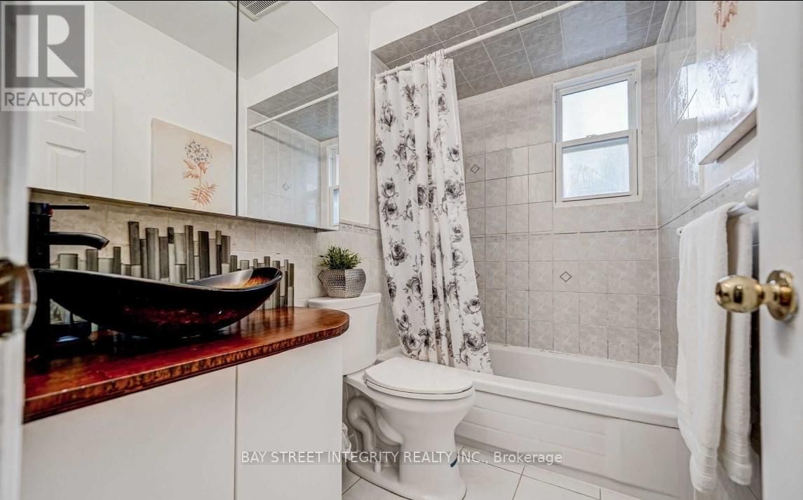 Main 416 BROWNDALE CRESCENT Image 12