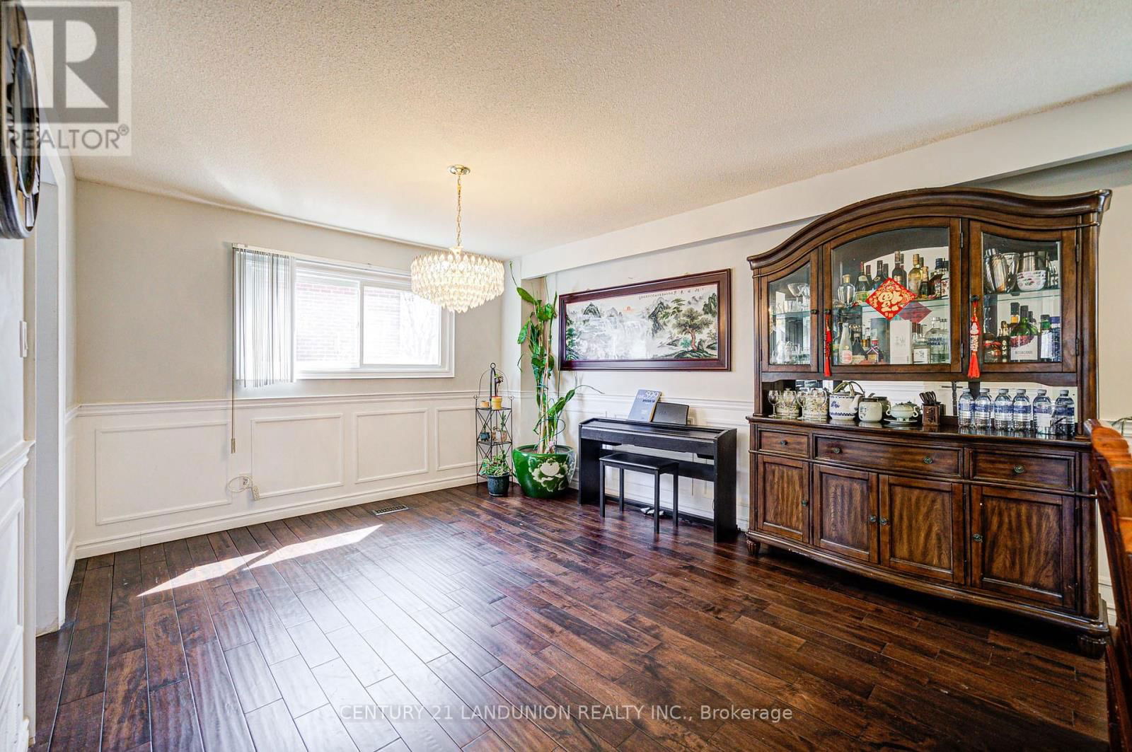183 WILLOWBROOK ROAD Image 19