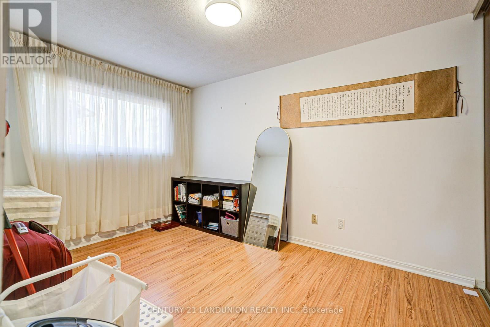 183 WILLOWBROOK ROAD Image 28