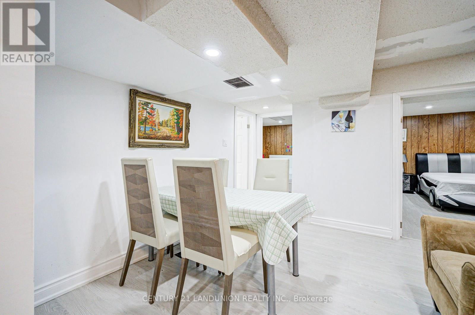 183 WILLOWBROOK ROAD Image 33