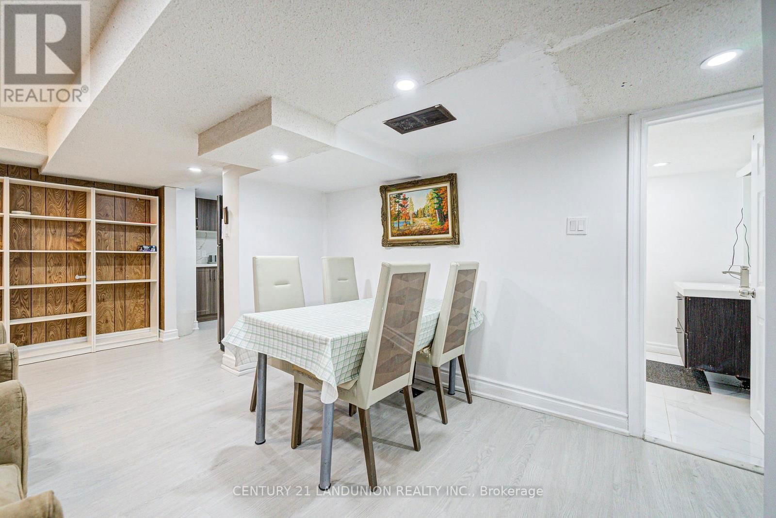 183 WILLOWBROOK ROAD Image 34