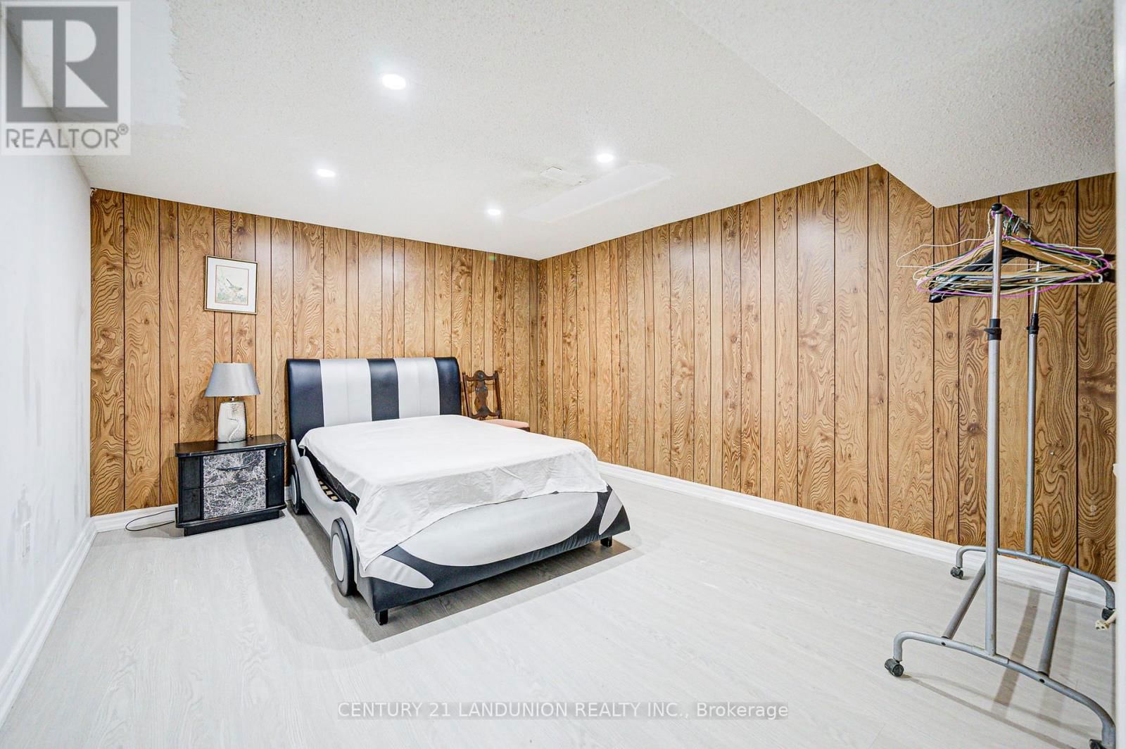 183 WILLOWBROOK ROAD Image 36