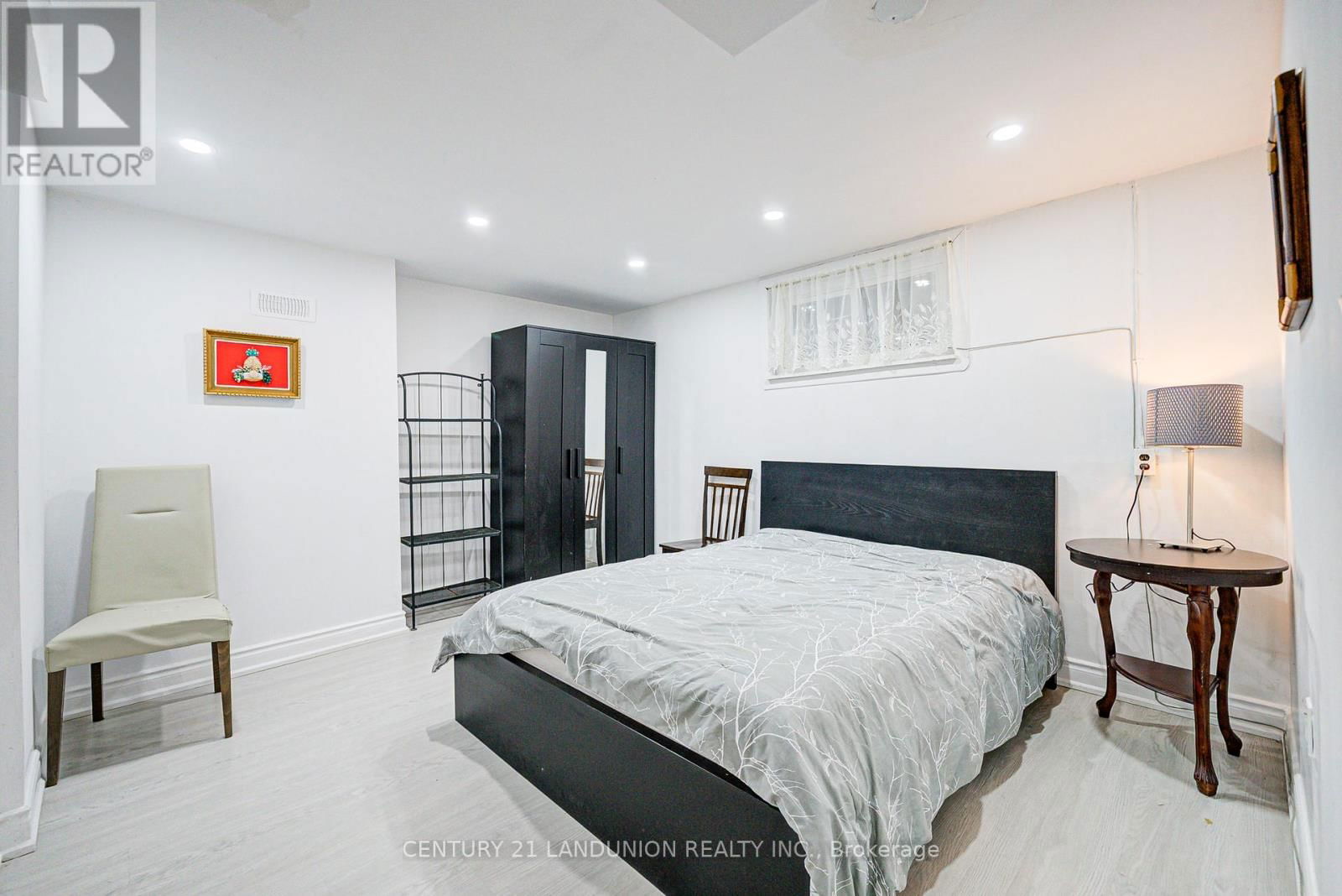 183 WILLOWBROOK ROAD Image 37