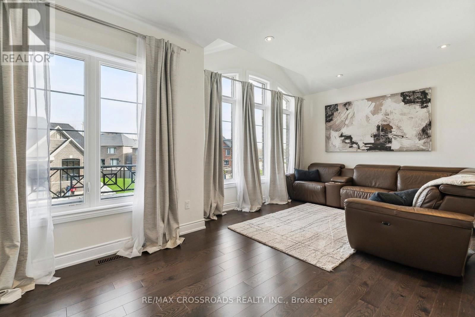 48 MUMBERSON STREET Image 19