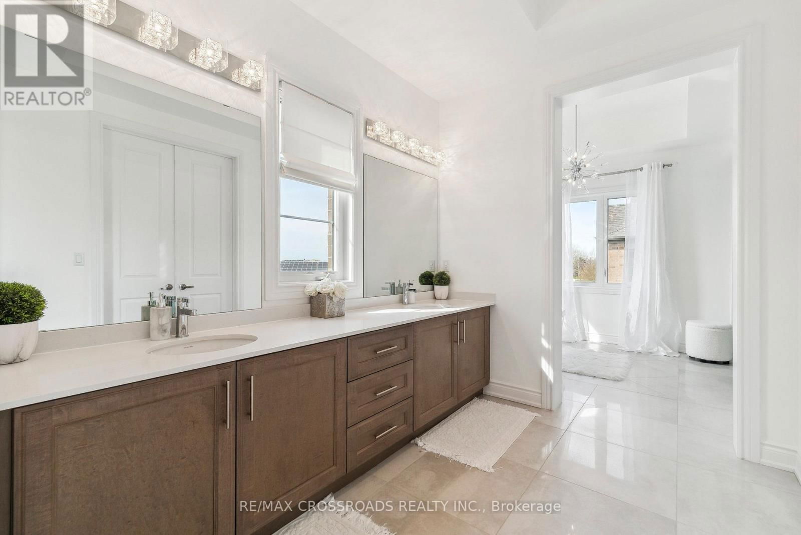 48 MUMBERSON STREET Image 24