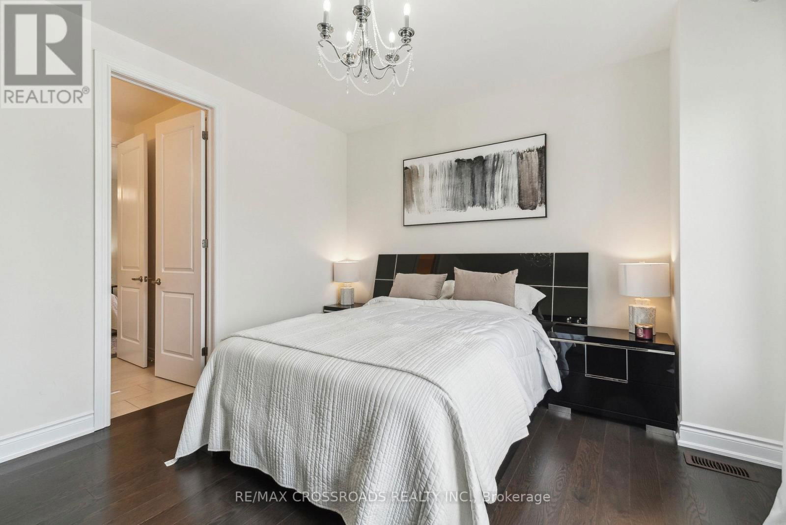 48 MUMBERSON STREET Image 29
